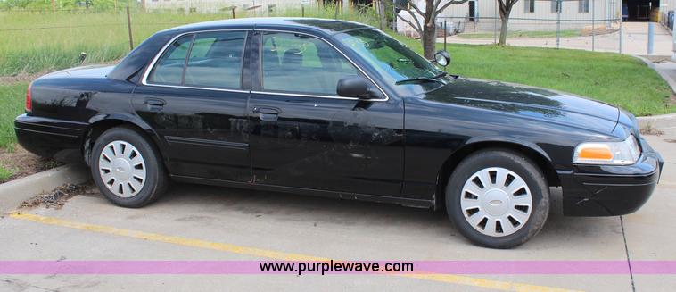 image for item H2587 2009 Ford Crown Victoria Police Interceptor