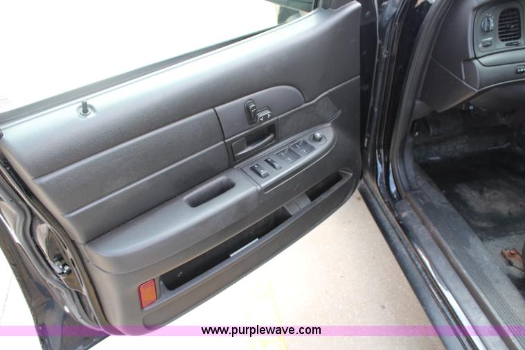 image for item H2587 2009 Ford Crown Victoria Police Interceptor