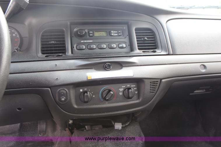 image for item H2587 2009 Ford Crown Victoria Police Interceptor