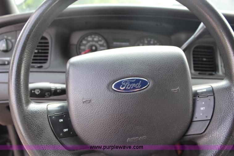 image for item H2587 2009 Ford Crown Victoria Police Interceptor