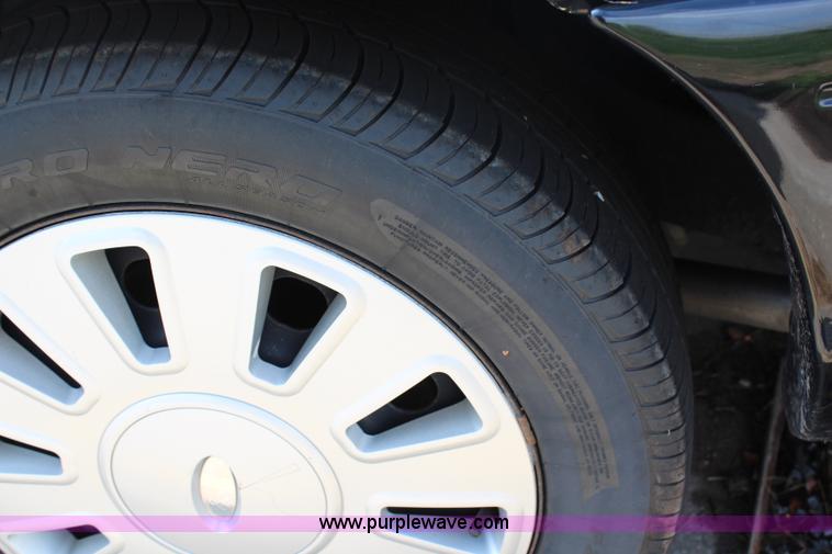 image for item H2587 2009 Ford Crown Victoria Police Interceptor