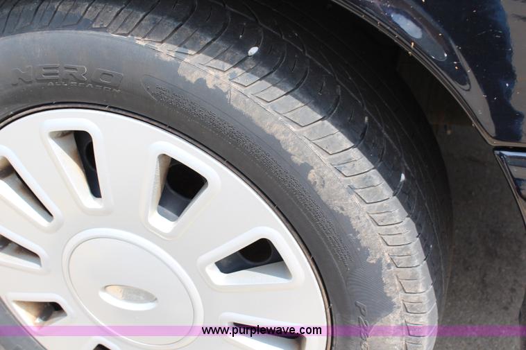 image for item H2587 2009 Ford Crown Victoria Police Interceptor