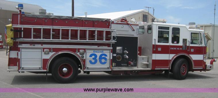 image for item H5390 1995 Pierce pumper fire truck