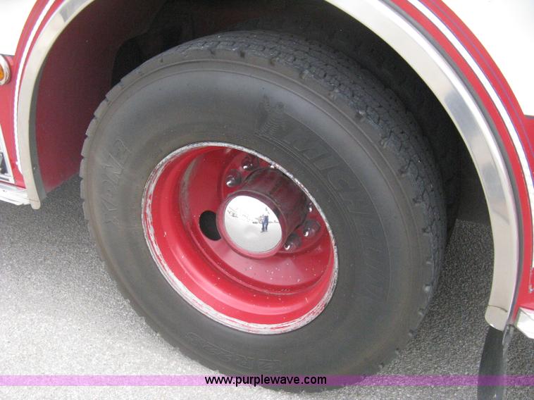 image for item H5390 1995 Pierce pumper fire truck