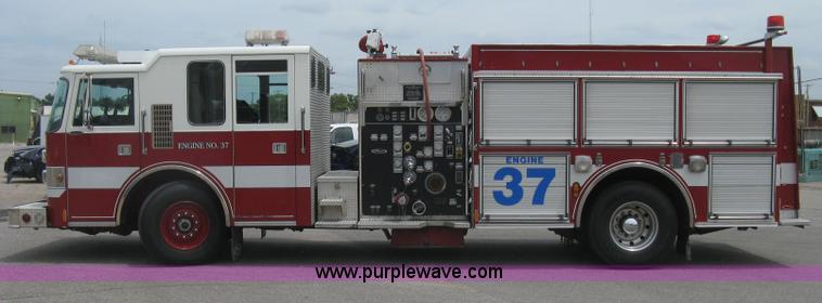 image for item H5391 1995 Pierce pumper fire truck