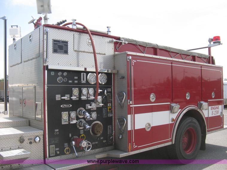 image for item H5393 1993 Pierce pumper fire truck