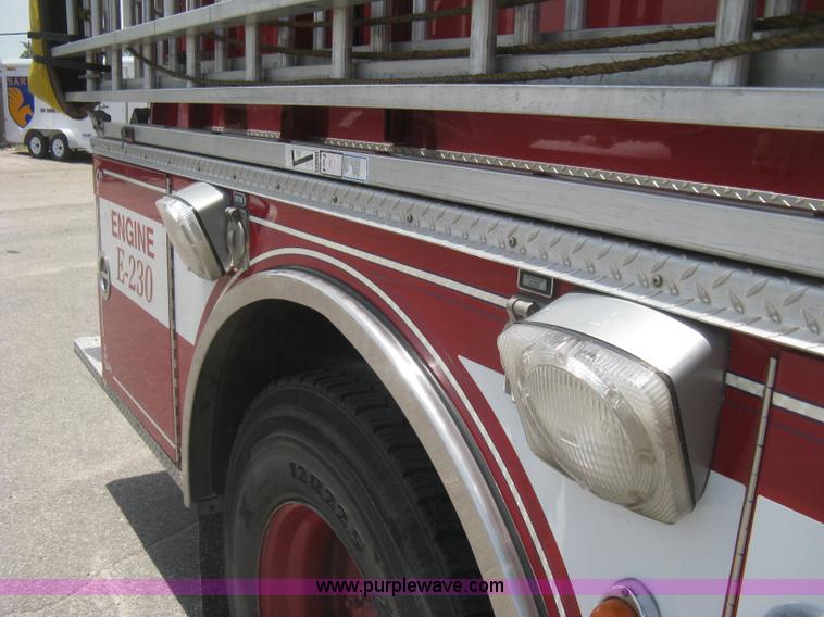 image for item H5393 1993 Pierce pumper fire truck