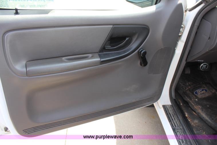 image for item H6170 2002 Ford Ranger pickup truck