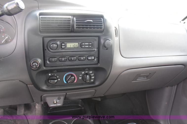 image for item H6170 2002 Ford Ranger pickup truck