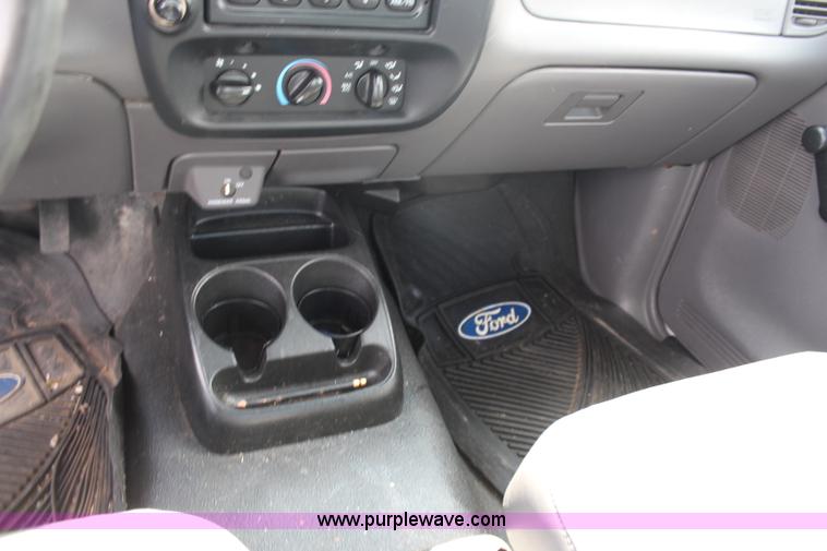 image for item H6170 2002 Ford Ranger pickup truck