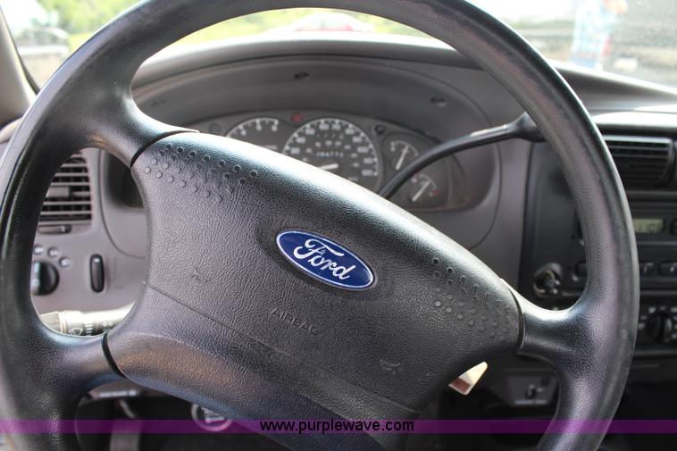 image for item H6170 2002 Ford Ranger pickup truck