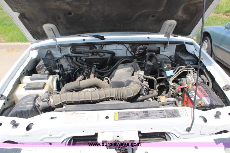 image for item H6170 2002 Ford Ranger pickup truck