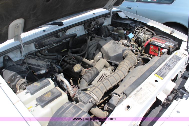 image for item H6170 2002 Ford Ranger pickup truck
