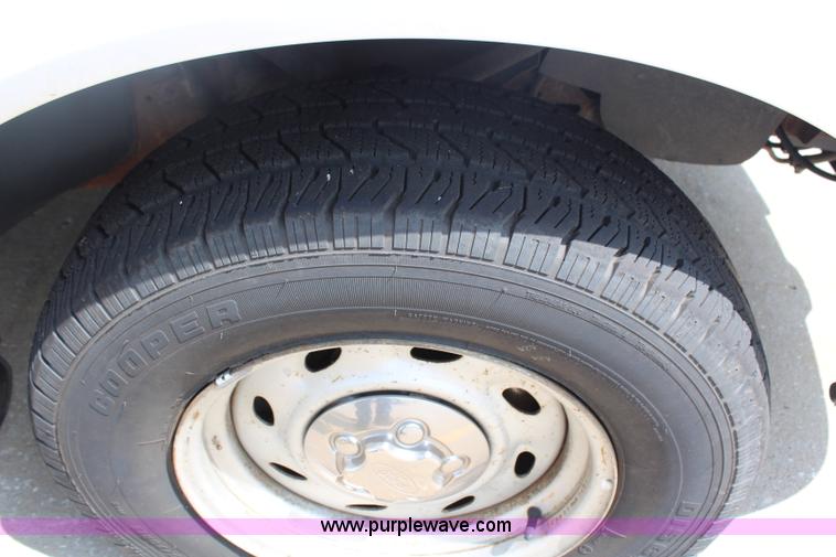 image for item H6170 2002 Ford Ranger pickup truck