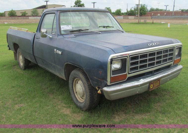 image for item H8984 1981 Dodge Ram D150 pickup truck