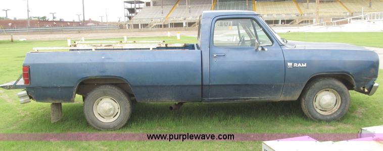 image for item H8984 1981 Dodge Ram D150 pickup truck