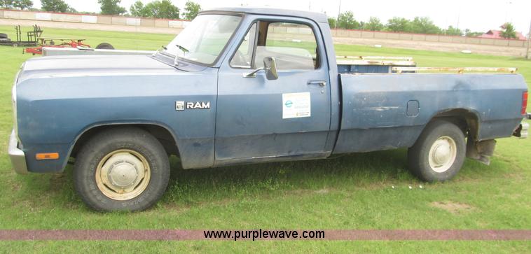 image for item H8984 1981 Dodge Ram D150 pickup truck