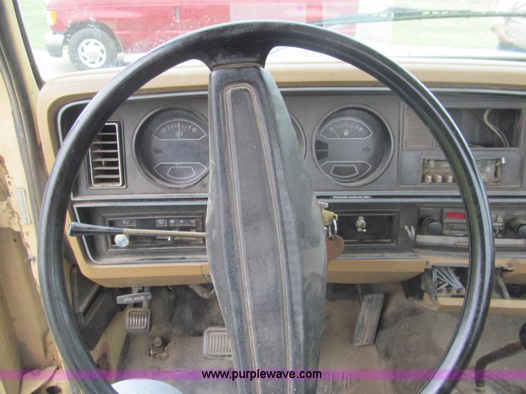 image for item H8984 1981 Dodge Ram D150 pickup truck