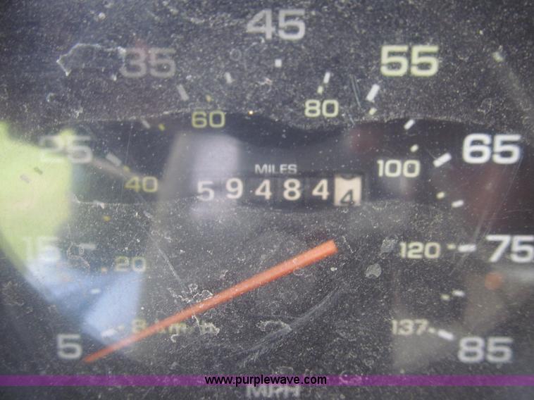 image for item H8984 1981 Dodge Ram D150 pickup truck