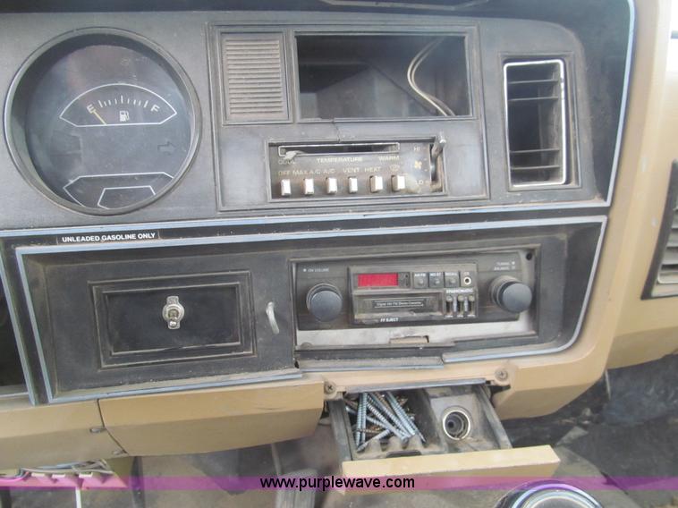 image for item H8984 1981 Dodge Ram D150 pickup truck