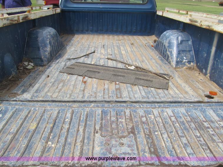 image for item H8984 1981 Dodge Ram D150 pickup truck