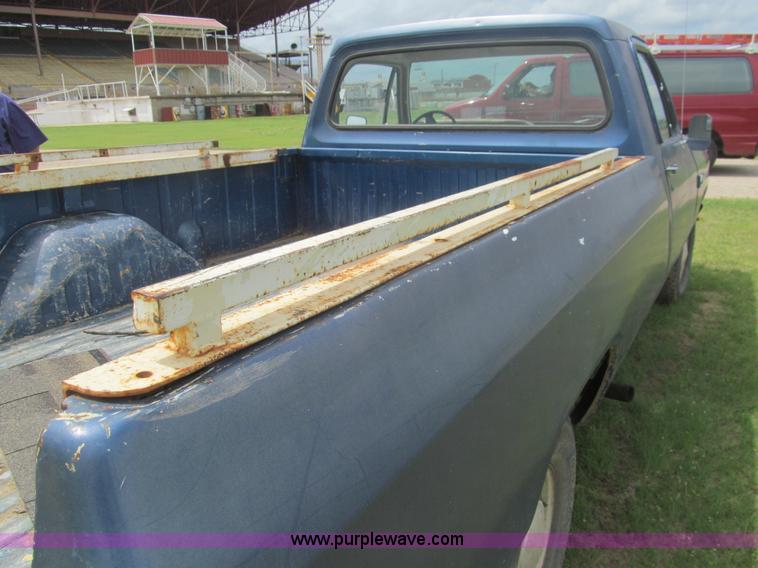 image for item H8984 1981 Dodge Ram D150 pickup truck