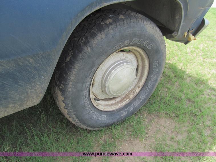 image for item H8984 1981 Dodge Ram D150 pickup truck