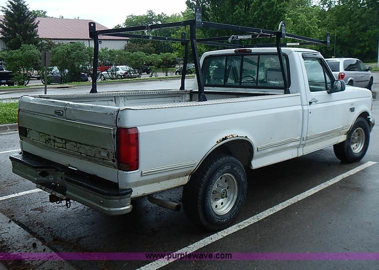 image for item I3581 1995 Ford F150 XL pickup truck