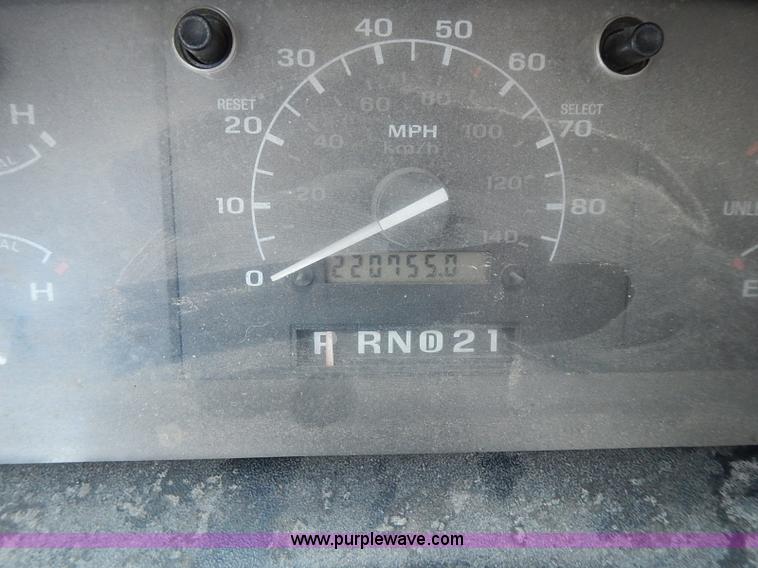 image for item I3581 1995 Ford F150 XL pickup truck