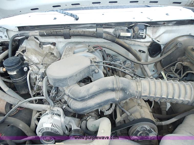 image for item I3581 1995 Ford F150 XL pickup truck