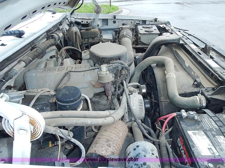 image for item I3581 1995 Ford F150 XL pickup truck