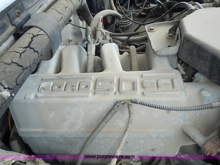 image for item I3581 1995 Ford F150 XL pickup truck