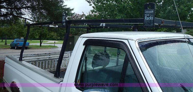 image for item I3581 1995 Ford F150 XL pickup truck