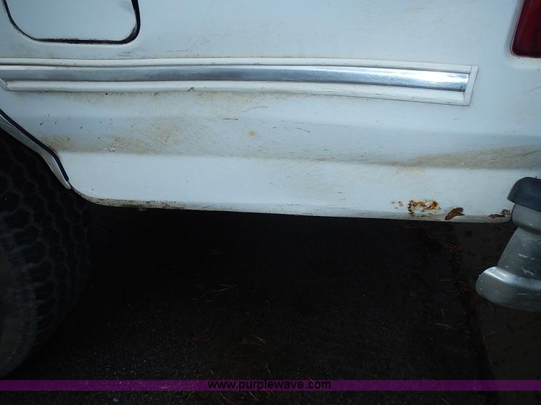 image for item I3581 1995 Ford F150 XL pickup truck