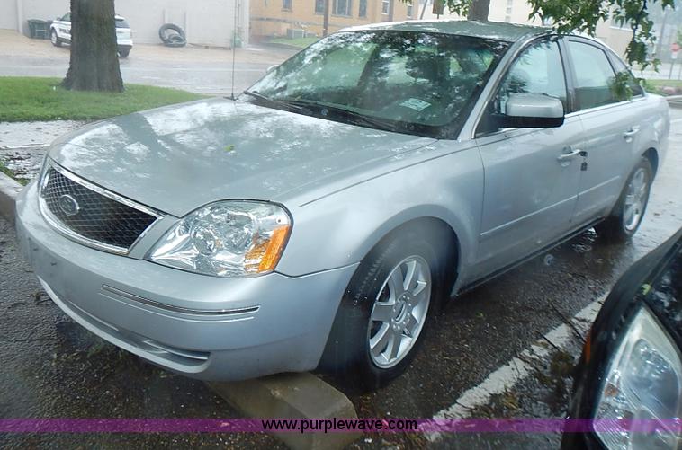 image for item I3596 2005 Ford Five Hundred SE