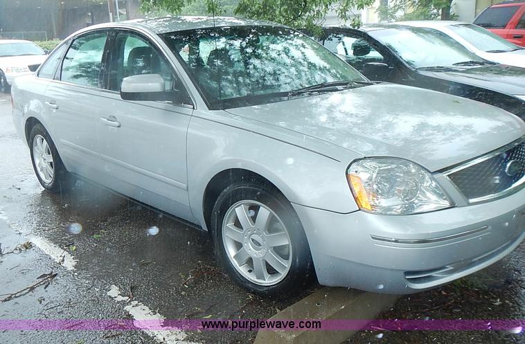 image for item I3596 2005 Ford Five Hundred SE