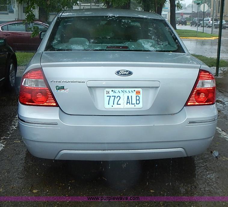 image for item I3596 2005 Ford Five Hundred SE