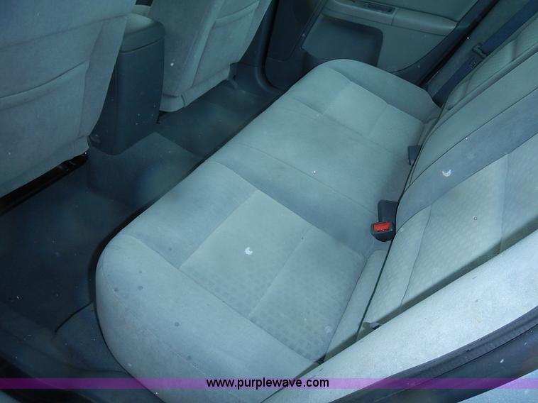 image for item I3596 2005 Ford Five Hundred SE