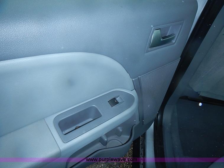 image for item I3596 2005 Ford Five Hundred SE