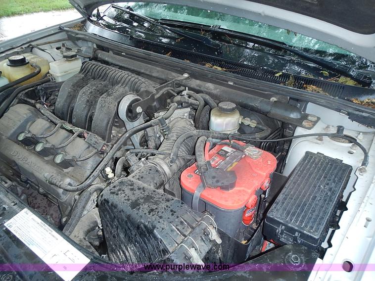 image for item I3596 2005 Ford Five Hundred SE