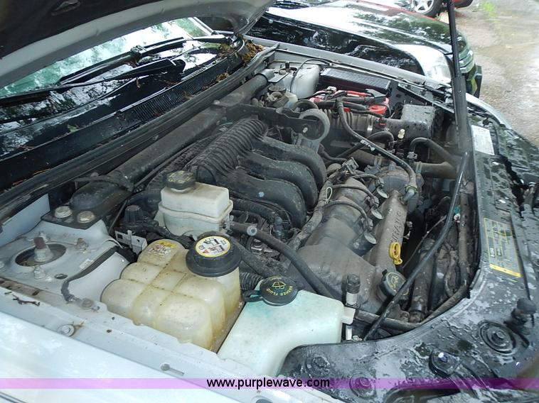 image for item I3596 2005 Ford Five Hundred SE