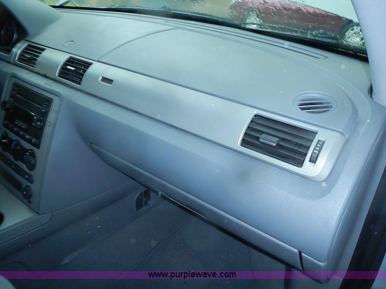 image for item I3596 2005 Ford Five Hundred SE