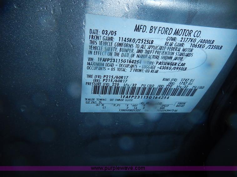 image for item I3596 2005 Ford Five Hundred SE