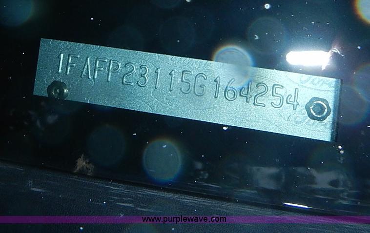 image for item I3596 2005 Ford Five Hundred SE