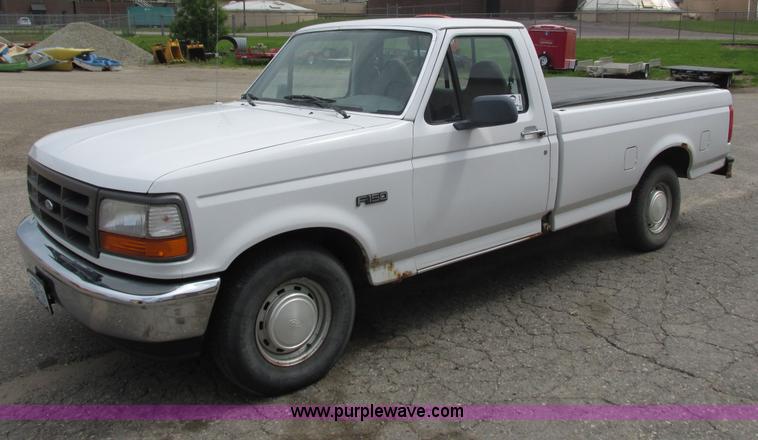 image for item I3938 1996 Ford F150 pickup truck