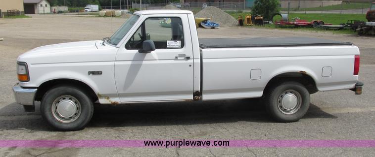 image for item I3938 1996 Ford F150 pickup truck