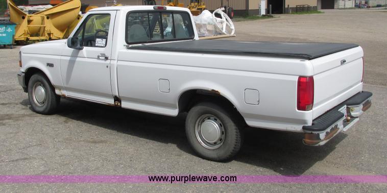 image for item I3938 1996 Ford F150 pickup truck