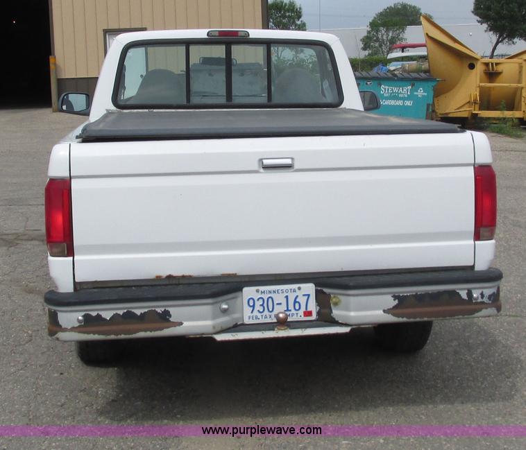 image for item I3938 1996 Ford F150 pickup truck