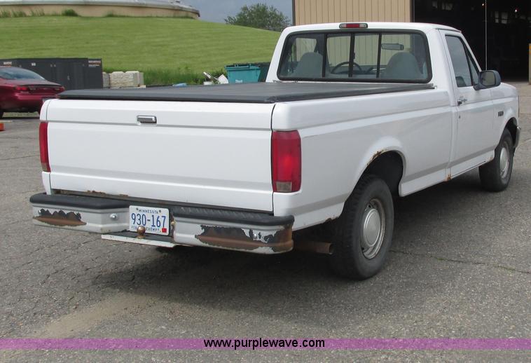 image for item I3938 1996 Ford F150 pickup truck