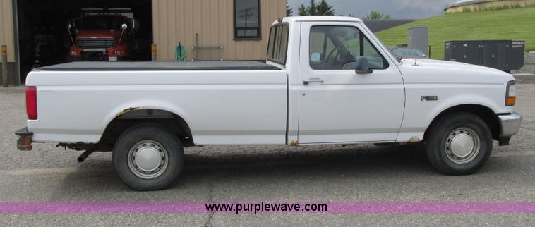image for item I3938 1996 Ford F150 pickup truck